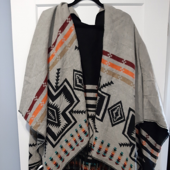 Charlotte Russe Reversible Wrap Poncho - Picture 2 of 5